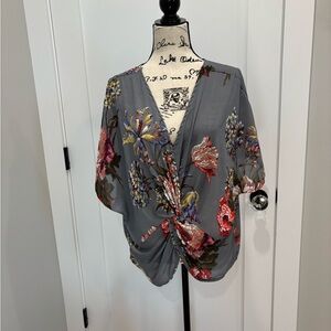Umgee Gray Floral Women's Blouse NWOT